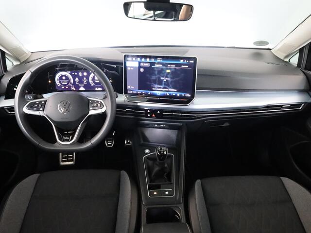 Volkswagen GOLF 1.5 TSI Life GOAL 116 pk | Navigatie | Trekhaak (wegklapbaar) | Parkeersensoren | Achteruitrijcamera | Autom. airco (3 zones) | LED Plus koplampen |