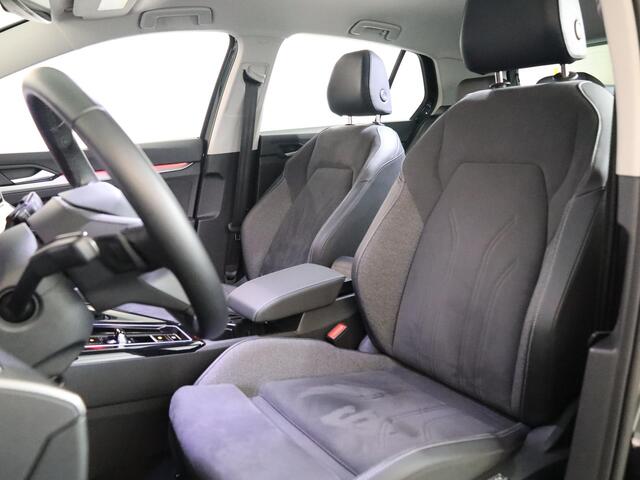 Volkswagen GOLF 1.5 eHybrid Style Edition 204 pk Automaat (DSG) | Navigatie via App | Parkeersensoren (Park assist) | Achteruitrijcamera | Adaptieve cruise control | Autom. airco (3 zones) |