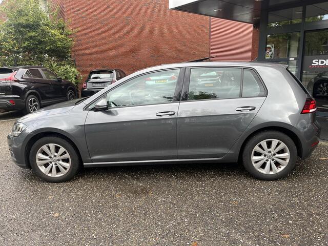 Volkswagen GOLF 1.0 TSI Comfortline // SCHUIF-KANTELDAK // ADAPTIEVE CRUISE // LED // CLIMA // NAVI+CARPLAY // PDC V+A //