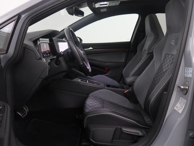 Volkswagen GOLF Variant 1.5 eTSI R-Line Business | Panoramadak | Sportstoelen | Adaptive cruise | Stuur/stoel verwarming | Park assist | Navigatie | Carplay | Sfeerverlichting | Climate control | 18" velgen