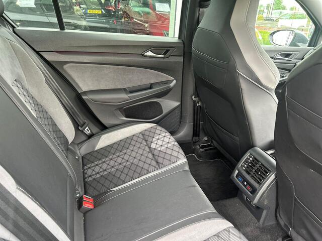 Volkswagen GOLF 1.5 eTSI R-Line Business