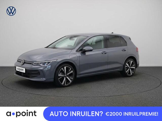 Volkswagen GOLF Life Edition 1.5 eHybrid 150 kW / 204 PK Hatchback / Trekhaak / Carplay / 19 Inch