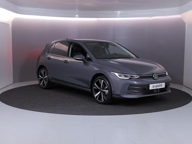 Volkswagen GOLF Life Edition 1.5 eHybrid 150 kW / 204 PK Hatchback / Trekhaak / Carplay / 19 Inch