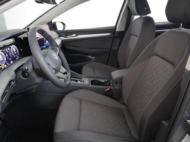 Volkswagen GOLF Life Edition 1.5 eHybrid 150 kW / 204 PK Hatchback / Trekhaak / Carplay / 19 Inch