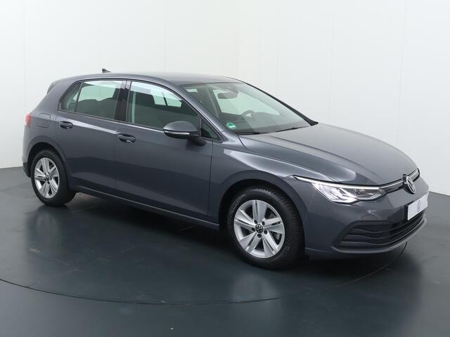Volkswagen GOLF 1.0 eTSI Life | 110 PK | Automaat | Achteruitrijcamera | Adaptive cruise control | LED verlichting | Navigatiesysteem |