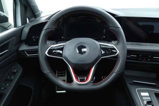 Volkswagen GOLF 2.0 TSI GTI CLUBSPORT |PANO|CAMERA|CARPLAY|IQ LIGHT|SFEER|ST. + STUUR VWM|LED