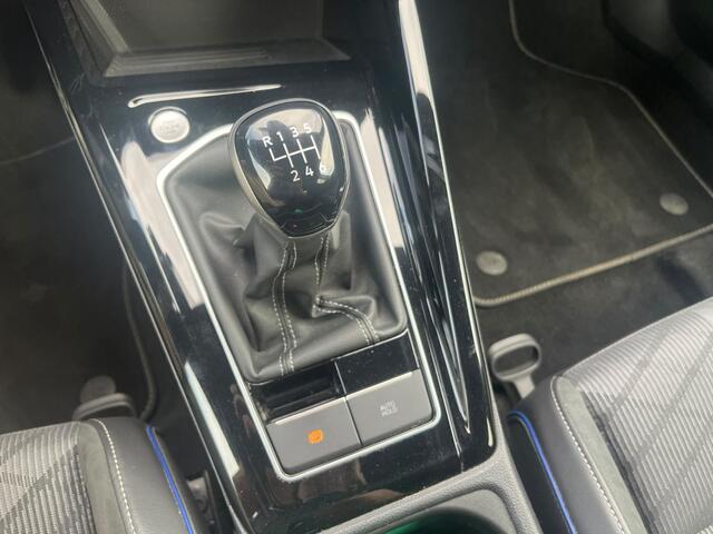 Volkswagen GOLF Variant 1.5 TSI R-Line | Camera | Carplay | Leder | PDC | Stoelverw. | ACC | Climate