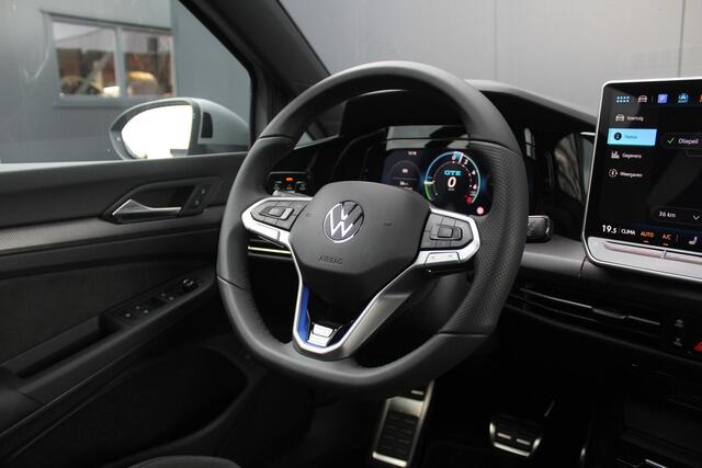 Volkswagen GOLF 8.5 1.5 eHybrid GTE 272 Pk | Panorama dak | Stoel/Stuur verwarming | 360* Camera | Schuif/Kantel dak | Adaptive cruise controler | Keyless start | Apple CarPlay/Android Auto | Draadloze telefoonlader | IQ.Lights | Climate controle | Parkeersensoren V+A | Navigatie |