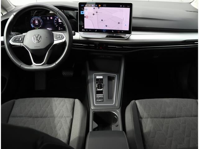 Volkswagen GOLF 1.5 eTSI Life Edition | Facelift | Head-up | Winter pakket