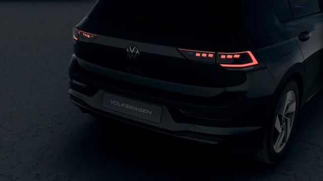 Volkswagen GOLF 1.5 eHybrid 272 6DSG GTE | 'App-Connect' draadloze smartphone integratie | Achterbank in ongelijke delen neerklapbaar incl. middenarmsteun en doorlaadmogelijkheid | Afstandscontrolesysteem (Front Assist)