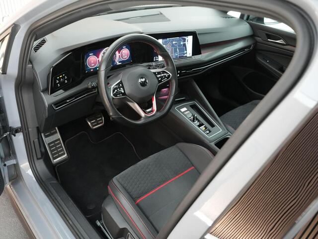 Volkswagen GOLF GTI Clubsport 2.0 300pk TSI |dealer o.h|panoramadak|blind spot|ACC|sfeerverlichting|Apple Carplay|parkeer camera|stoelverwarming|IQ Light|19" estorill LMV|
