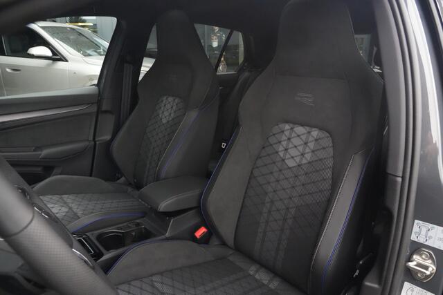 Volkswagen GOLF 1.5 eTSI R-Line Edition | 150 PK | DSG | PANO | 360° | Adaptive Cruise Control | Sportief, modern en bijzonder compleet: deze Volkswagen Golf 1.5 eTSI R-Line uit 2026 combineert de sportieve uitstraling van de R-Line met de efficiënte 1.5 eTSI mild-hybrid aandrijflijn.