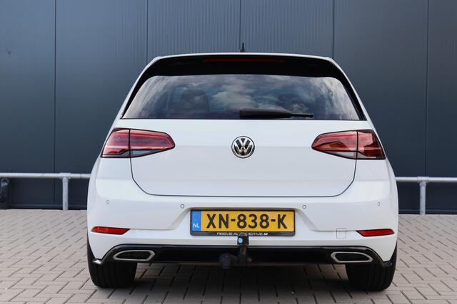 Volkswagen GOLF 1.0 TSI Highline Business R | R-Line | Panoramadak | Active Info Display | LED | Stoelverwarming | Trekhaak | Adaptieve Cruise Control