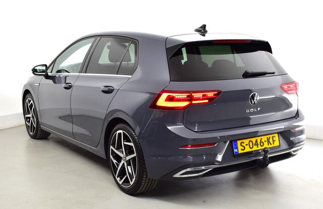 Volkswagen GOLF Style 1.5 TSI STYLE |150pk-COMPLEET-CarPlay-ACC-Camera-Stoelverwarming Een zeer complete Golf Style en voorzien van populaire opties