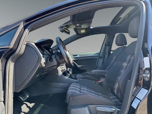 Volkswagen GOLF 2.0 230pk TSI GTI Performance Navigatie-, radio-, en multimediasysteem 'Discover Media' | Velgen ' Brescia', 19 inch lichtmetaal | Parkeerassistent (Park Assist)