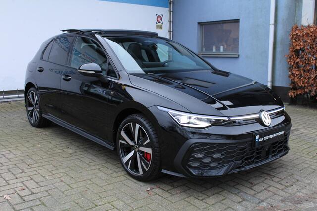 Volkswagen GOLF 8.5 1.5 eHybrid GTE 272 Pk | Panorama dak | Stoel/Stuur verwarming | 360* Camera | Schuif/Kantel dak | Adaptive cruise controler | Keyless start | Apple CarPlay/Android Auto | Draadloze telefoonlader | IQ.Lights | Climate controle | Parkeersensoren V+A | Navigatie |