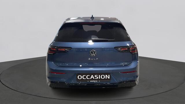 Volkswagen GOLF 1.5 eTSI Automaat R-Line Edition | Demo | LED Matrix | 18" York velgen |