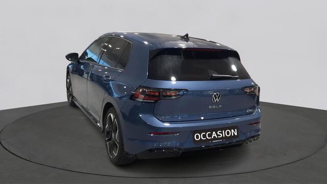 Volkswagen GOLF 1.5 eTSI Automaat R-Line Edition | Demo | LED Matrix | 18" York velgen |