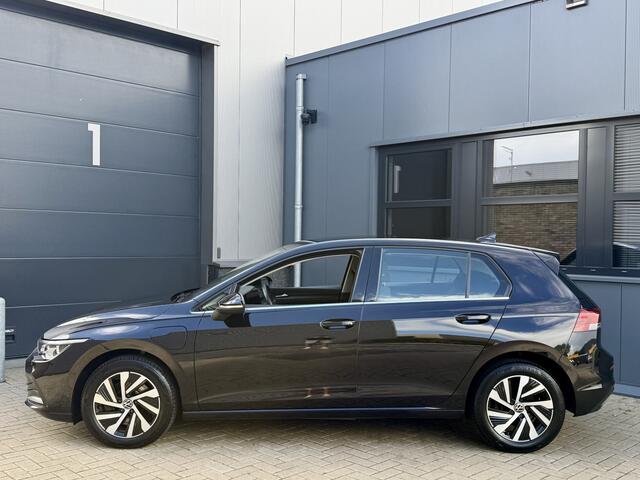 Volkswagen GOLF 8 1.4 eHybrid PHEV *1e Eigenaar* Alcantara / Stoel/Stuurverwarming / Adapt. Cruise / Camera / Massage Seat / Apple Carplay / LED