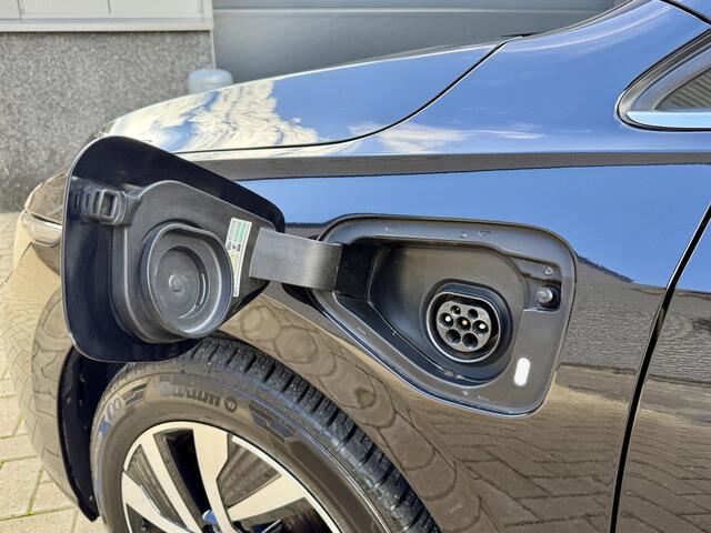 Volkswagen GOLF 8 1.4 eHybrid PHEV *1e Eigenaar* Alcantara / Stoel/Stuurverwarming / Adapt. Cruise / Camera / Massage Seat / Apple Carplay / LED
