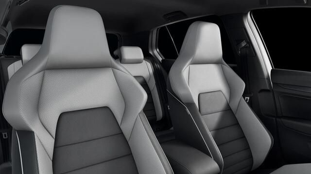 Volkswagen GOLF 1.5 eHybrid GTE 272 PK DSG Black style, Leder, Trekhaak, Head-Up Display, Panoramadak, Matrix-LED Verlichting, Keyless, 18" LM Velgen