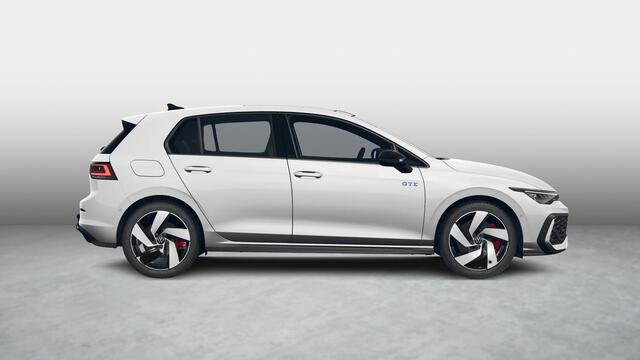 Volkswagen GOLF 1.5 eHybrid GTE 272 PK DSG Black style, Leder, Trekhaak, Head-Up Display, Panoramadak, Matrix-LED Verlichting, Keyless, 18" LM Velgen