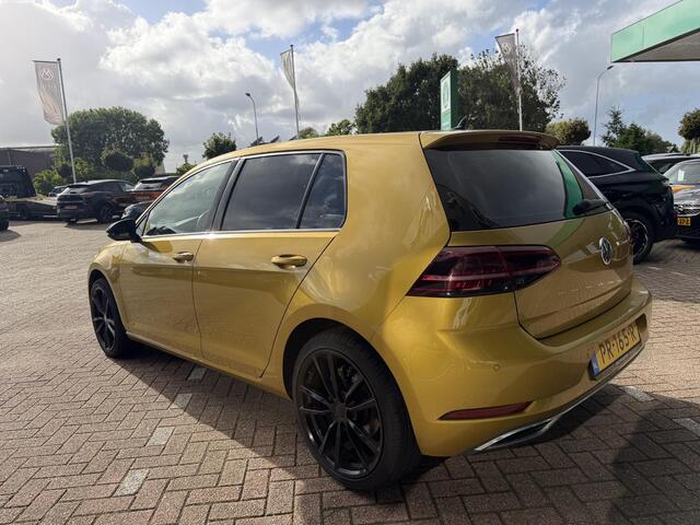 Volkswagen GOLF 1.0 TSI Highline VIRTUAL DISPLAY| PARKEER SENSOREN | LED PAKKET | NAVIGATIE | LED | DODEHOEK DETECTIE | APPLE CARPLAY / ANDROID AUTO | ADAPTIEVE CRUISECONTROL |