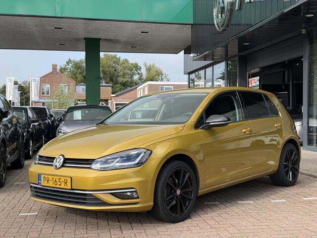 Volkswagen GOLF 1.0 TSI Highline VIRTUAL DISPLAY| PARKEER SENSOREN | LED PAKKET | NAVIGATIE | LED | DODEHOEK DETECTIE | APPLE CARPLAY / ANDROID AUTO | ADAPTIEVE CRUISECONTROL |