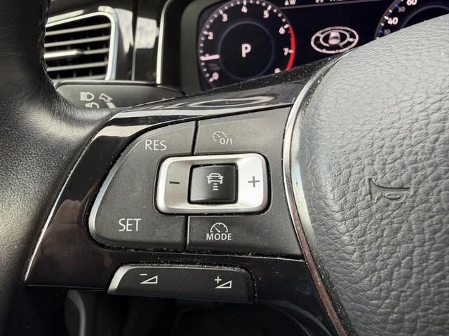 Volkswagen GOLF 1.0 TSI Highline VIRTUAL DISPLAY| PARKEER SENSOREN | LED PAKKET | NAVIGATIE | LED | DODEHOEK DETECTIE | APPLE CARPLAY / ANDROID AUTO | ADAPTIEVE CRUISECONTROL |