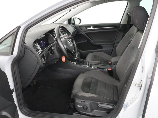 Volkswagen GOLF 1.5 TSI Highline Business R | Trekhaak | Navigatie | Stoelverwarming | Carplay | Dab+ | Stoelmassage | Bluetooth | Adaptive cruise | Climate control | Parkeerhulp