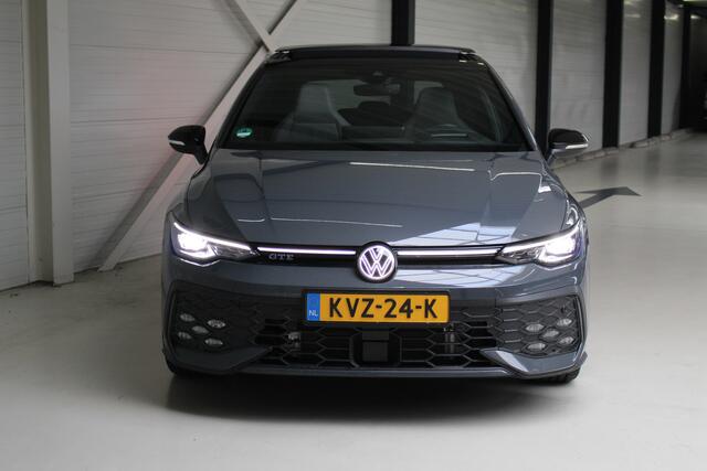 Volkswagen GOLF 1.5 GTE 272PK Panoramadak | Trekhaak | 18" Richmond | DCC | Leder | El. stoelverstelling