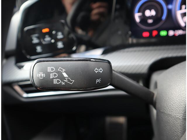 Volkswagen GOLF 2.0 TSI R 4Motion | Akra | Leer | Pano | R sportstoelen | Memory Seats | Stoel verwarming en ventilatie