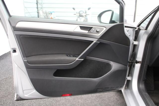 Volkswagen GOLF 1.0 TSI Comfortline keurige 5-deurs met klima, navi en cruisecontrol
