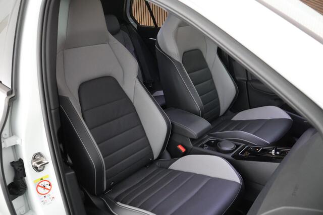 Volkswagen GOLF 1.5 272pk eHybrid GTE Black Style Trekhaak Camera Leder Memory HUD Keyless Stoelventilatie Navigatie