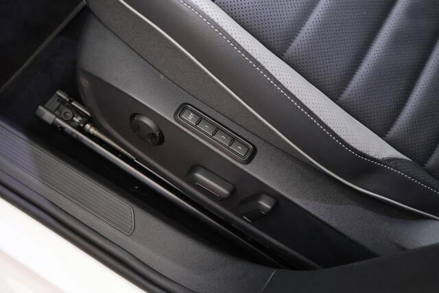Volkswagen GOLF 1.5 272pk eHybrid GTE Black Style Trekhaak Camera Leder Memory HUD Keyless Stoelventilatie Navigatie
