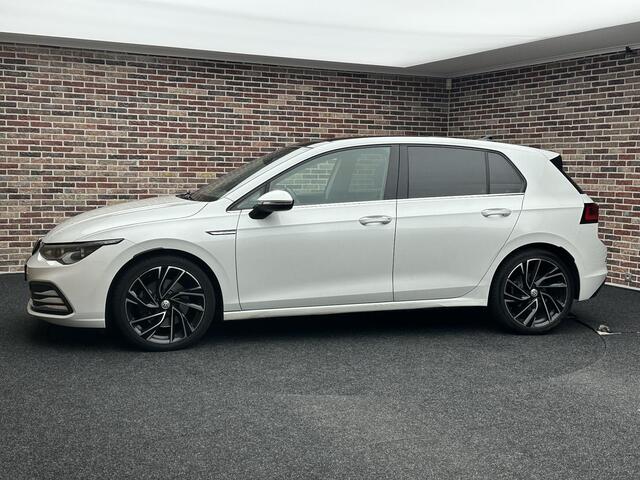 Volkswagen GOLF 1.5 eTSI Style Pano| ergoActive