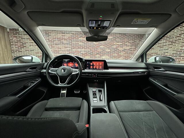 Volkswagen GOLF 1.5 eTSI Style Pano| ergoActive