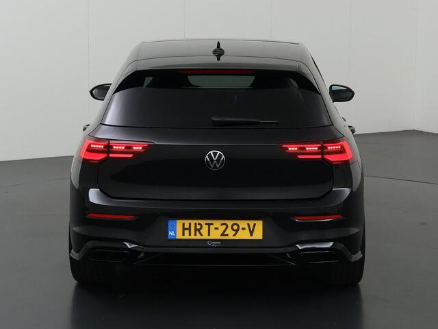 Volkswagen GOLF 1.5 eTSI R-Line | Panoramadak | Stoel/Stuurverwarming | IQ Light | Achteruitrijcamera |