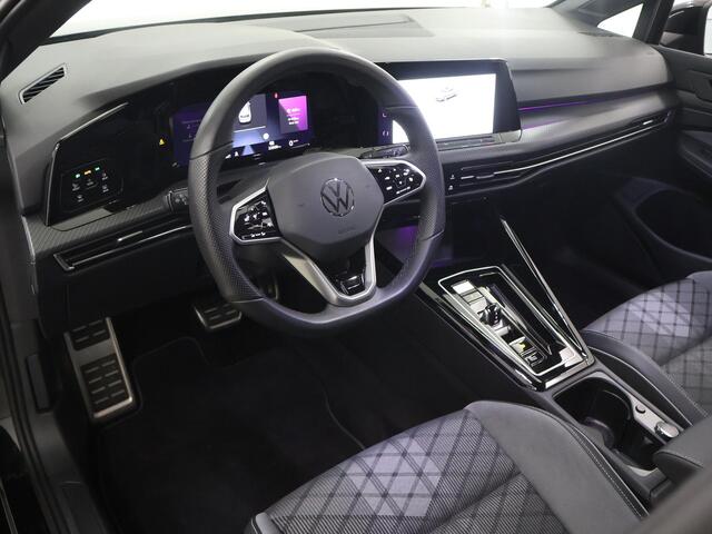 Volkswagen GOLF 1.5 eTSI R-Line | Panoramadak | Stoel/Stuurverwarming | IQ Light | Achteruitrijcamera |