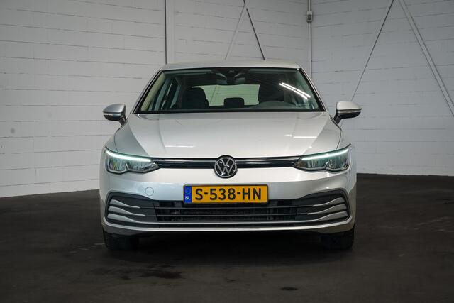 Volkswagen GOLF 1.0 eTSI Life | Stoelverwarming | Climate | Navigatie | ACC
