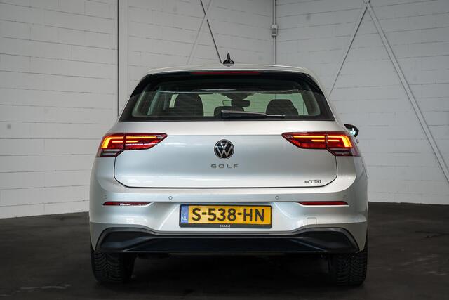 Volkswagen GOLF 1.0 eTSI Life | Stoelverwarming | Climate | Navigatie | ACC