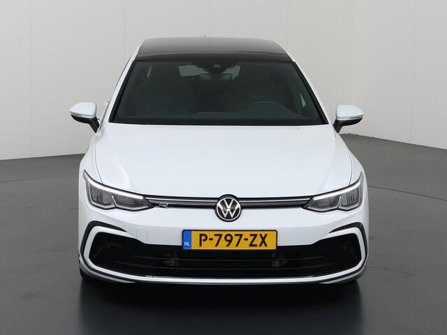 Volkswagen GOLF 1.5 eTSI R-Line Business+ | Panoramadak | Stoel/Stuurverwarming | Trekhaak | R-Line In/Exterieur |