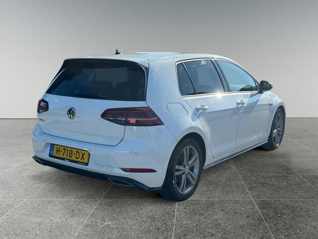 Volkswagen GOLF 1.5 150pk TSI Highline Business R Achteruitrijcamera (Rear View) | Parkeersensoren voor & achter | Velgen 'Sebring', 17 inch lichtmetaal