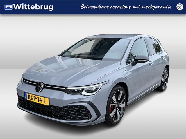 Volkswagen GOLF 1.4 eHybrid GTE / AUTOMAAT/ 245 PK/ BLACK STYLE/ ELEK. TREKHAAK/ CAMERA/ PARK. SENSOREN/ STOEL-STUURVERWARM./ TRAVEL ASSIST/ ADAPT. CRUISE/ APP CONNECT/ NAVI/ CLIMA/ DAB/ 18" LMV