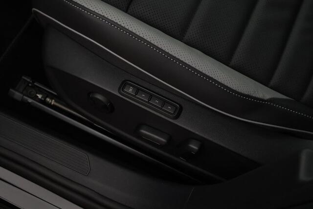 Volkswagen GOLF 1.5 272pk eHybrid GTE Trekhaak 360Camera Memory Leder Stoelventilatie HUD Navigatie Panoramadak
