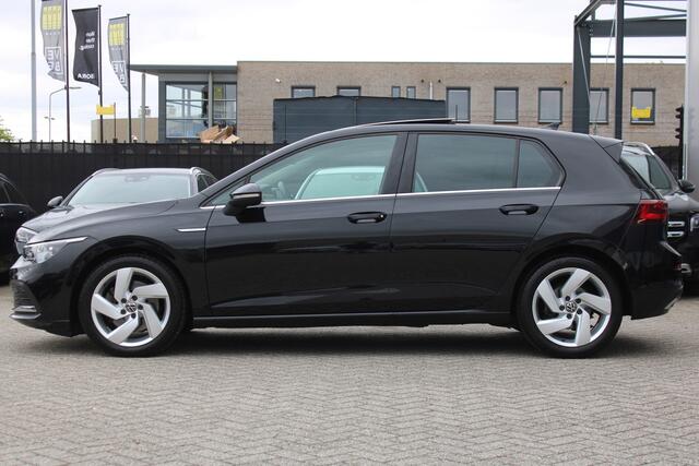 Volkswagen GOLF 1.5 eTSI Style PANORAMADAK MEMORY ACC SFEER CARPLAY