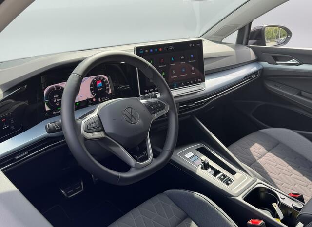 Volkswagen GOLF 1.5 eHybrid 204PK DSG HYBRIDE LIFE CAMERA/NAVI/HEAD-UP/CARPLAY