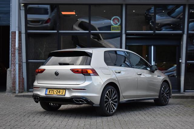 Volkswagen GOLF 1.5 eTSI R-Line ACC DCC Carplay Camera Sfeer Trekhaak