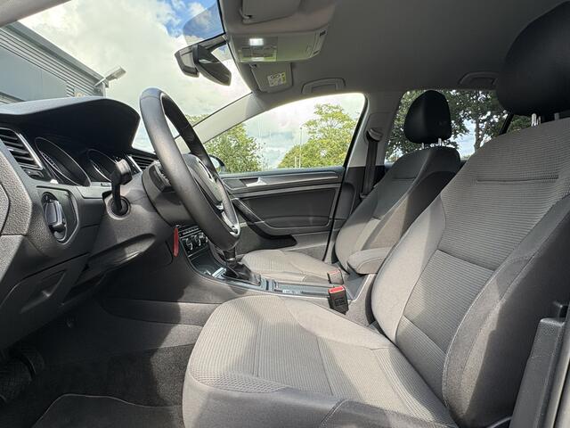Volkswagen GOLF 1.0 TSI Highline DSG | ACC | Stuurverwarming | LED | 19 inch |