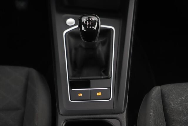 Volkswagen GOLF Variant 1.0 TSI Life 18 inch R-Line Look Velgen Virtual Cockpit Navigatie Sfeerverlichting Carplay Android Adaptive Cruise Parkeersensor